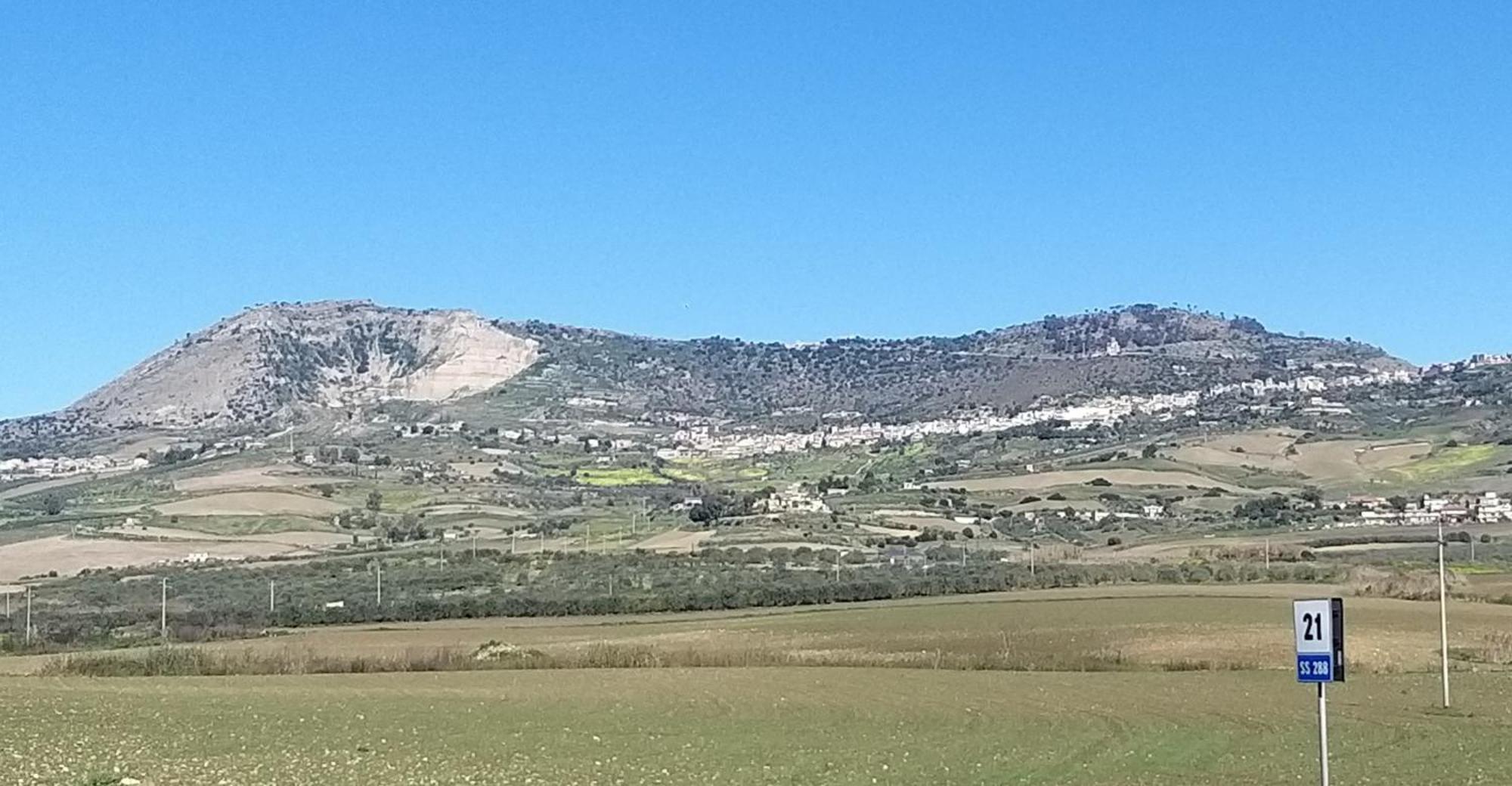 Castel di Iudica Belvedere Appartamento Per Vacanze מראה חיצוני תמונה